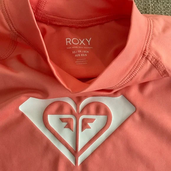 Roxy whole Hearted Long-Sleeve UPF 50 Rashguard swim top. - Picture 6 of 10